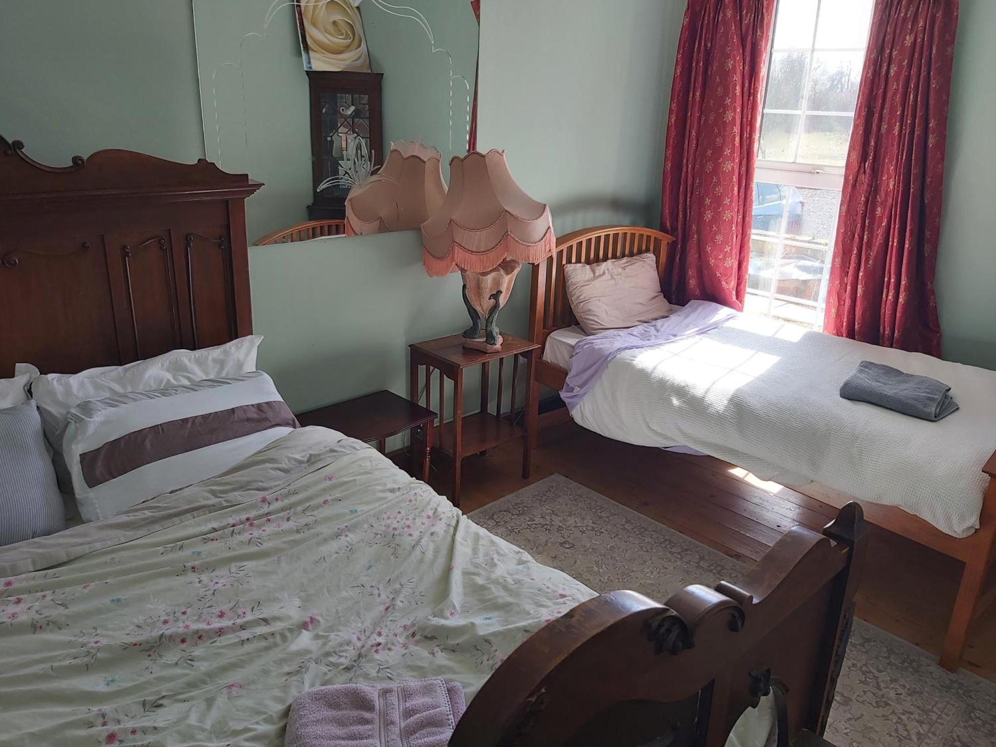 Hardwood Hall คินนีกาด ภายนอก รูปภาพ